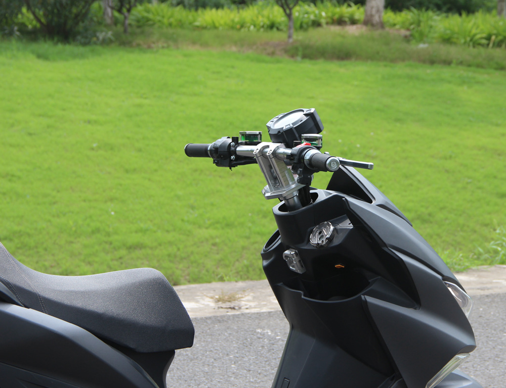 出口T9電動摩托車 大功率酷車 電瓶車生產(chǎn)廠家